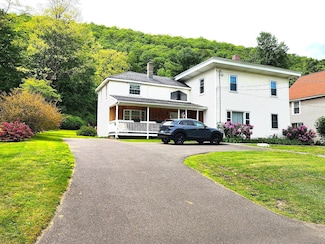 409 N Main St, Winsted, CT 06098