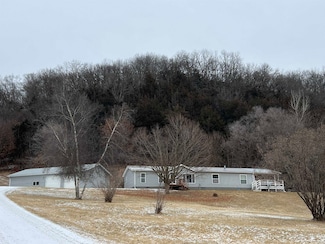 2340 Longview Ln, Harpers Ferry, IA 52146