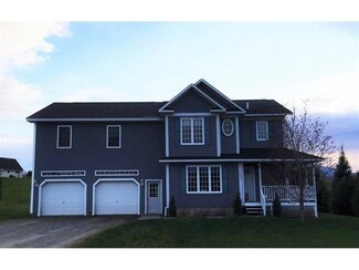 137 Foss St, Morrisville, VT 05661