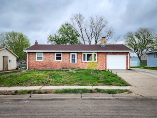 103 Linnwood Ln, Norfolk, NE 68701