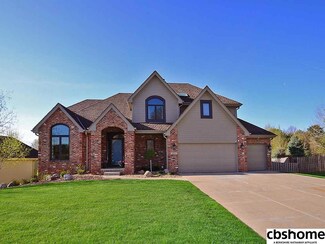 16711 Elm Cir, Omaha, NE 68130