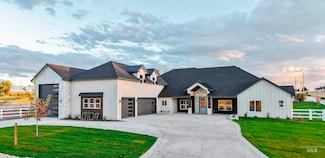 8991 Edna Ln, Middleton, ID 83644
