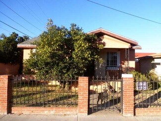 4765 E 61st St, Maywood, CA 90270
