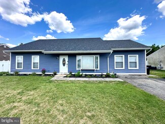 131 Arbor Meadow Dr, Sicklerville, NJ 08081