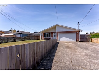 1140 Sanford St, Coos Bay, OR 97420