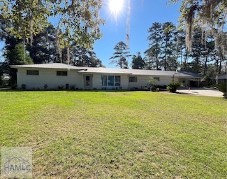 888 Altamaha Rd, Jesup, GA 31545