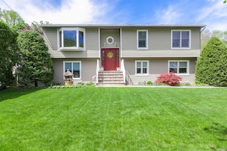 25 Dale Ln, Smithtown, NY 11787