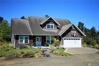605 Chinook Ln, Cohasset Beach, WA 98595