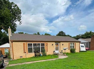 213 N 10th St, Ponca City, OK 74601