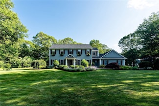 36 Beauchamp Dr, Saunderstown, RI 02874