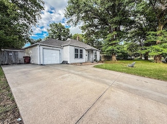 3426 E Countryside Plaza, Wichita, KS 67218