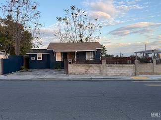 800 Shalimar Dr, Bakersfield, CA 93306