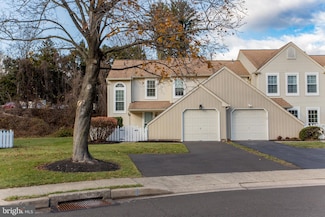 1811 Hennessy Dr, Southampton, PA 18966