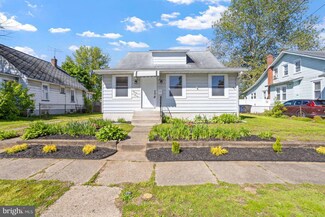 27 N Chester Ave, Riverside, NJ 08075