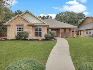 854 Evandale Rd, Burleson, TX 76028