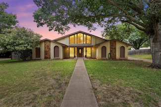 213 Hockaday Ave, Garland, TX 75043