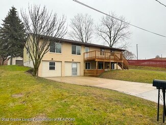 414 Railroad St, Charlotte, MI 48813