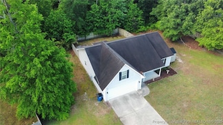 279 Hunters Creek Dr, Raeford, NC 28376