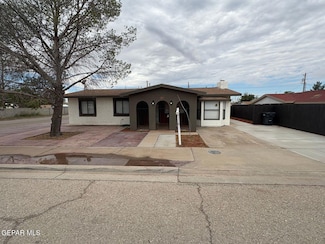 316 S 6th St, Anthony, TX 79821