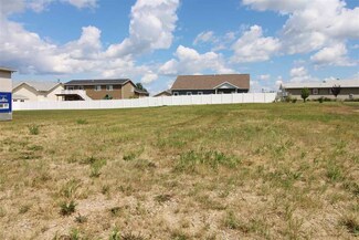 409 SW 6th Ave, Surrey, ND 58785