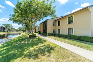 723 Sunny Pine Way Unit B1, Greenacres, FL 33415