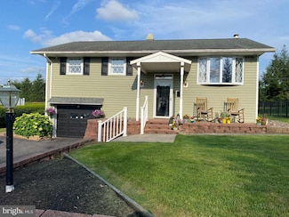 8 Cherrywood Rd, Reading, PA 19610