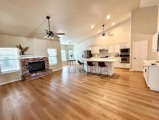 10223 N Price Ave, Fresno, CA 93730