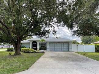 1000 Sapling Dr, Naples, FL 34120
