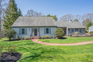 234 Winding Cove Rd, Marstons Mills, MA 02648
