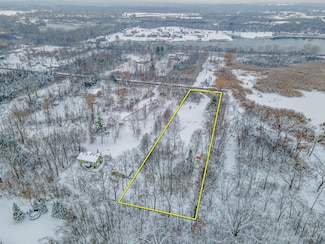 1818 Highwood Rd, Bull Valley, IL 60050