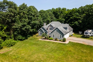 30 Bundy Hill Rd, Jewett City, CT 06351