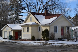 2642 S Gladwin Rd, Prudenville, MI 48651