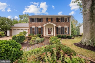 7100 Hundsford Ln, Springfield, VA 22153