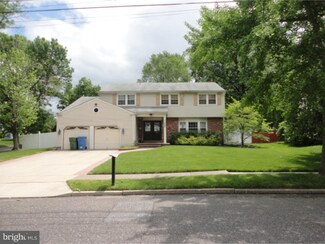 305 Valley Run Dr, Cherry Hill, NJ 08002