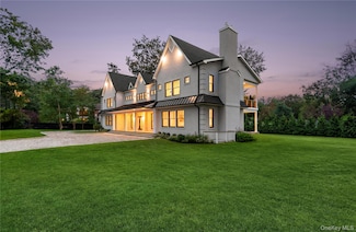 110 Crescent Ct, Wading River, NY 11792