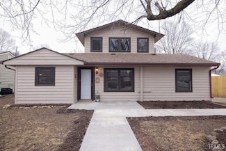 1612 S Lindell Dr, Yorktown, IN 47396