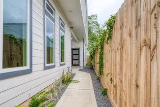 7108 Saint Augustine St, Houston, TX 77021