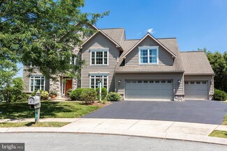 665 Eaglet Cir, Lancaster, PA 17601