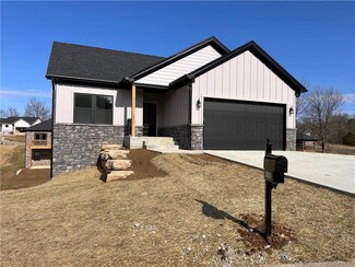 5923 Juniper Ridge Dr, Charlestown, IN 47111