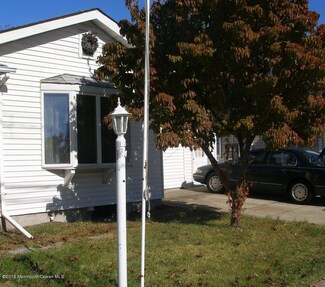 102 Brown Ave, Lakehurst, NJ 08733