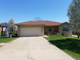 514 S Walnut St, Walnut Grove, MO 65770