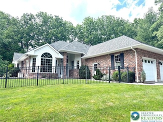 1859 Sherwood Cir, Allentown, PA 18103