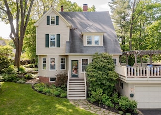 29 Woodland Rd, Cape Elizabeth, ME 04107