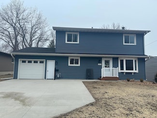 1911 Johnson St, Albert Lea, MN 56007