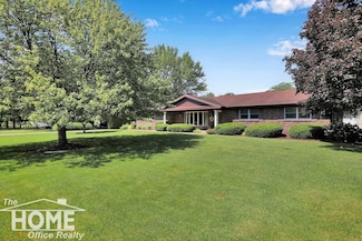 2367 Meadowdown Dr, Owosso, MI 48867