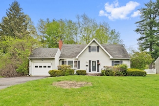 11 Seminole Cir, West Hartford, CT 06117