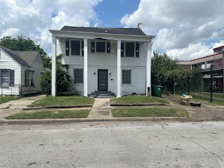 2821 Winbern St, Houston, TX 77004