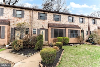 190 Bishop Dr, Aston, PA 19014