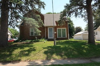 427 W Garfield St, Freeport, IL 61032