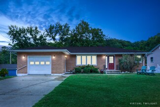 15 S Franklin St, New Buffalo, MI 49117